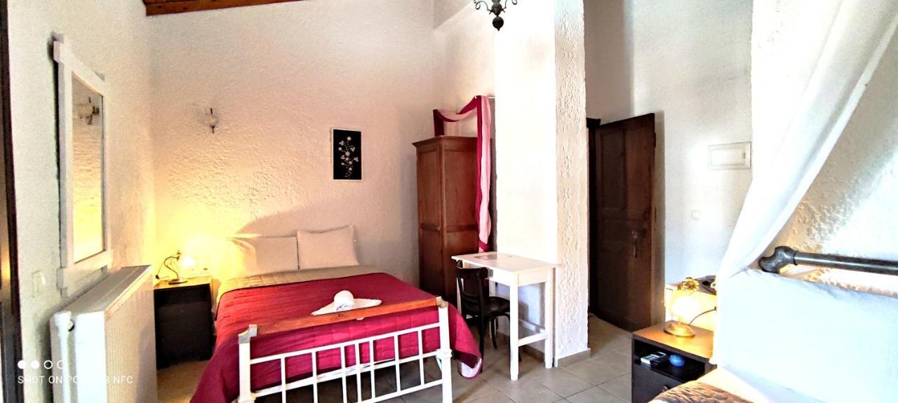 Keramos Hotell Zarós Exteriör bild