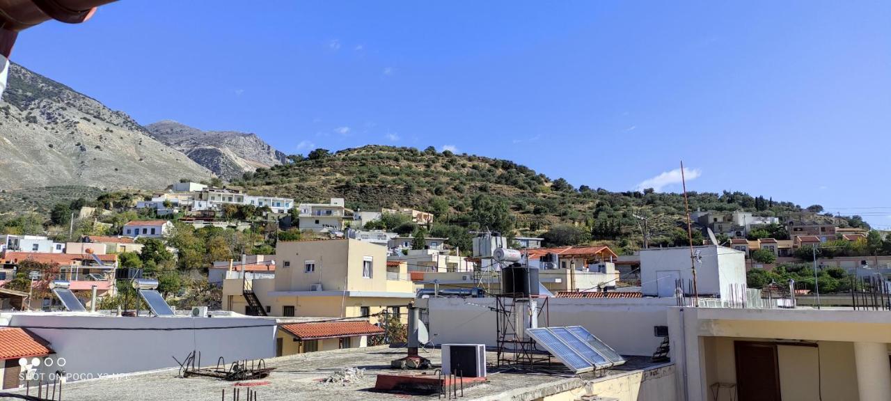 Keramos Hotell Zarós Exteriör bild