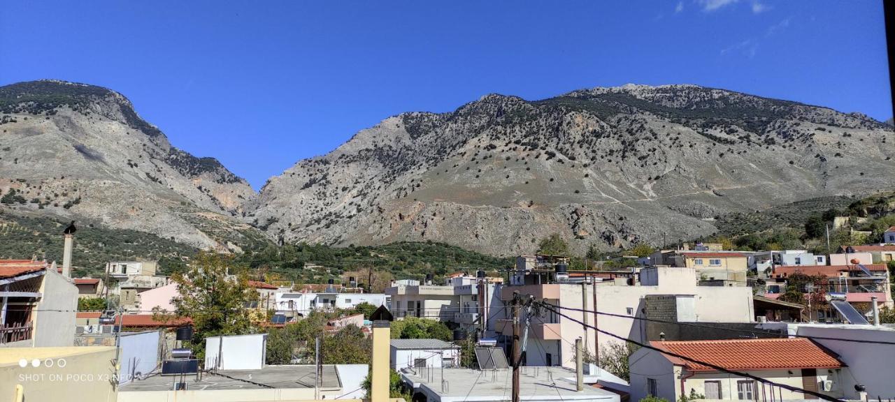 Keramos Hotell Zarós Exteriör bild