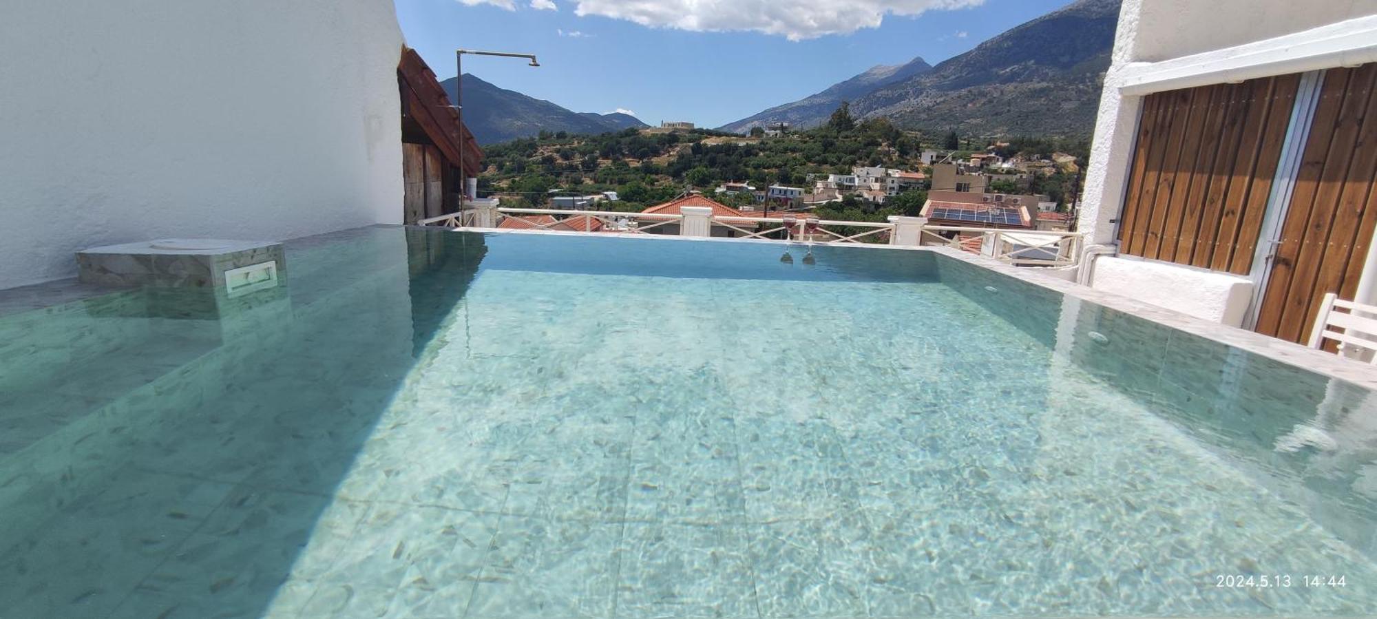Keramos Hotell Zarós Exteriör bild