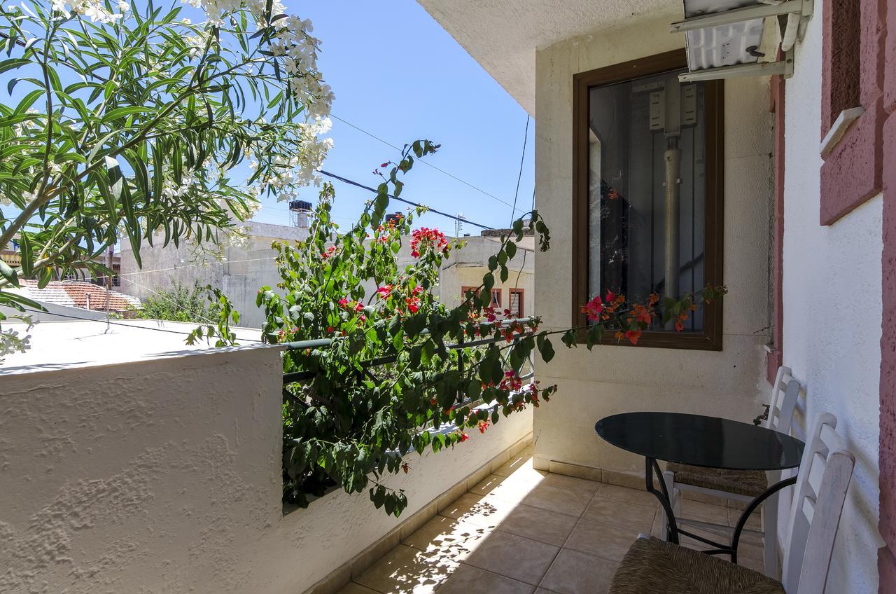 Keramos Hotell Zarós Exteriör bild