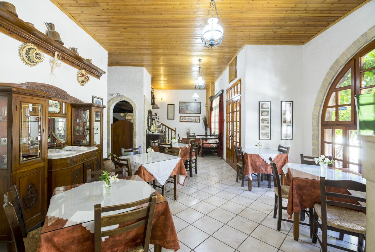 Keramos Hotell Zarós Exteriör bild